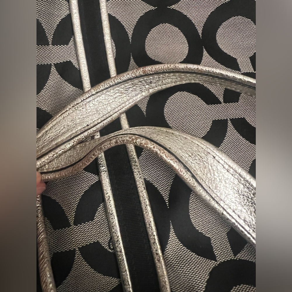 Coach Poppy Shoulder Bag - Picture 7 of 7